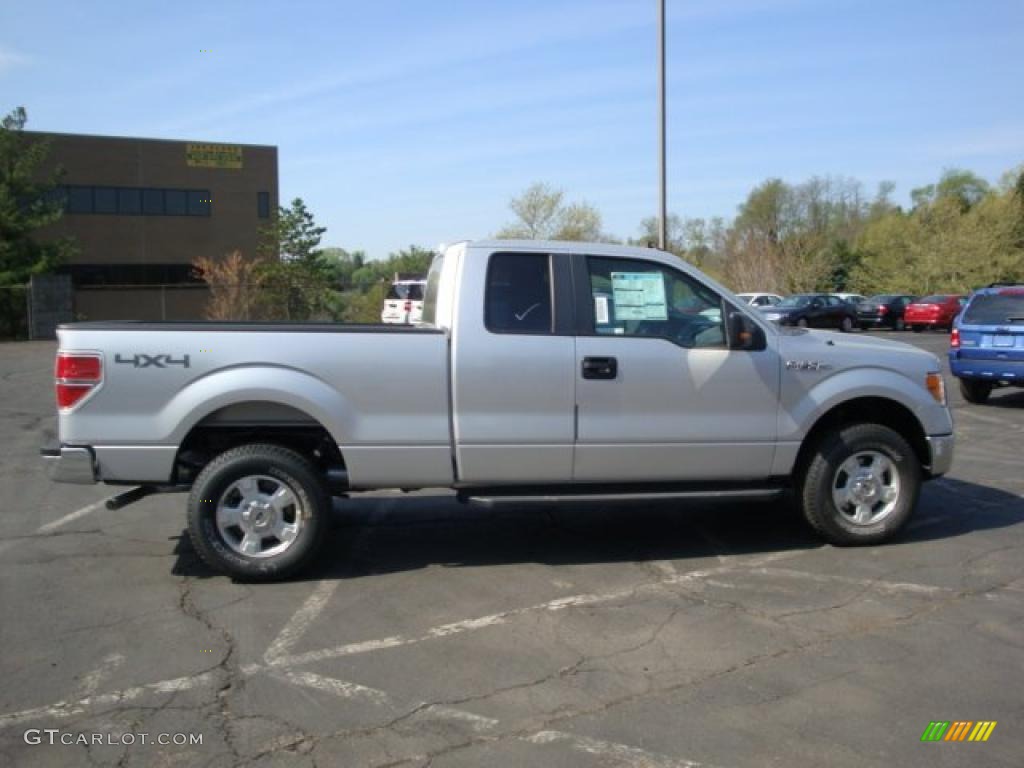 2010 F150 XLT SuperCab 4x4 - Ingot Silver Metallic / Medium Stone photo #2