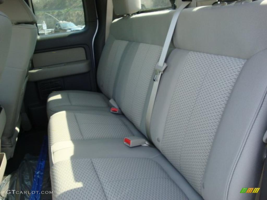 2010 F150 XLT SuperCab 4x4 - Ingot Silver Metallic / Medium Stone photo #8