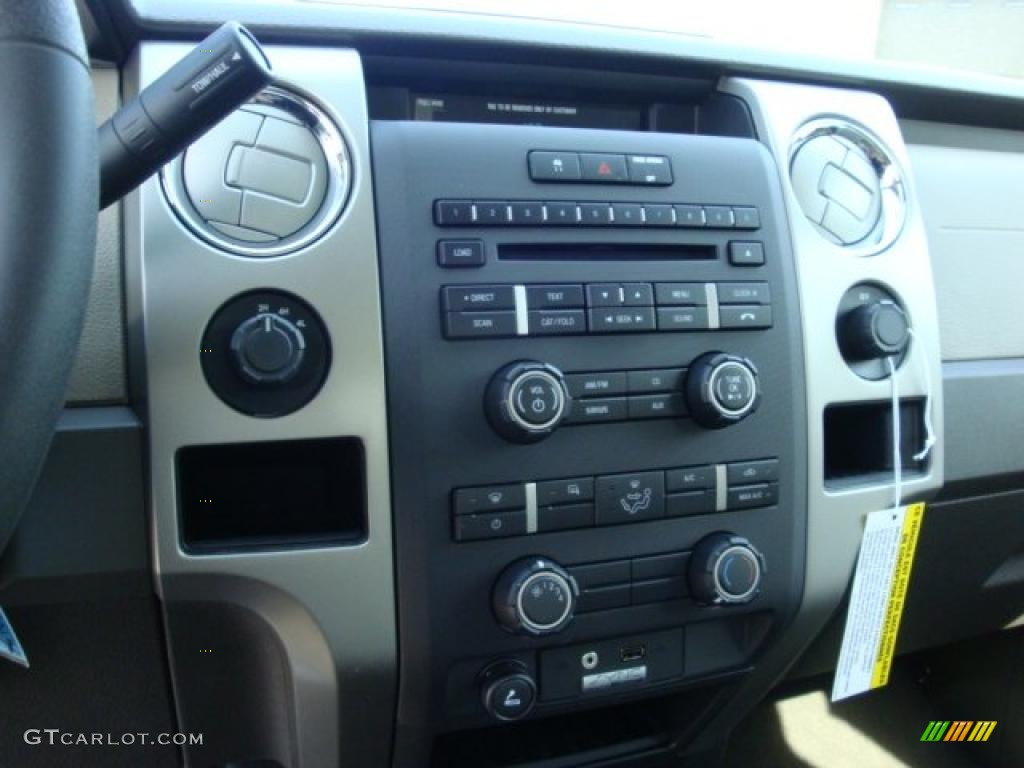 2010 F150 XLT SuperCab 4x4 - Ingot Silver Metallic / Medium Stone photo #9