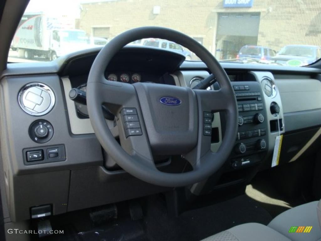 2010 F150 XLT SuperCab 4x4 - Ingot Silver Metallic / Medium Stone photo #13