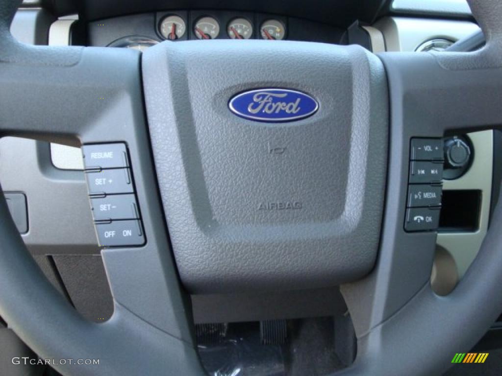 2010 F150 XLT SuperCab 4x4 - Ingot Silver Metallic / Medium Stone photo #16