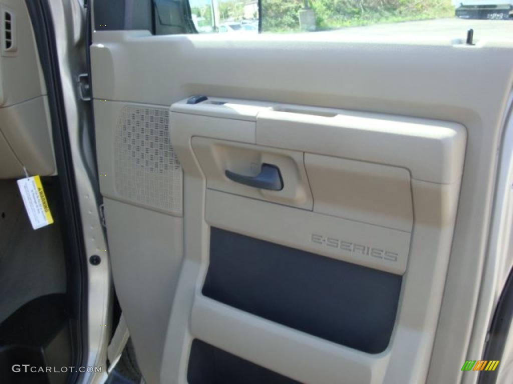 2009 E Series Van E350 Super Duty XLT Passenger - Pueblo Gold Metallic / Medium Pebble photo #16
