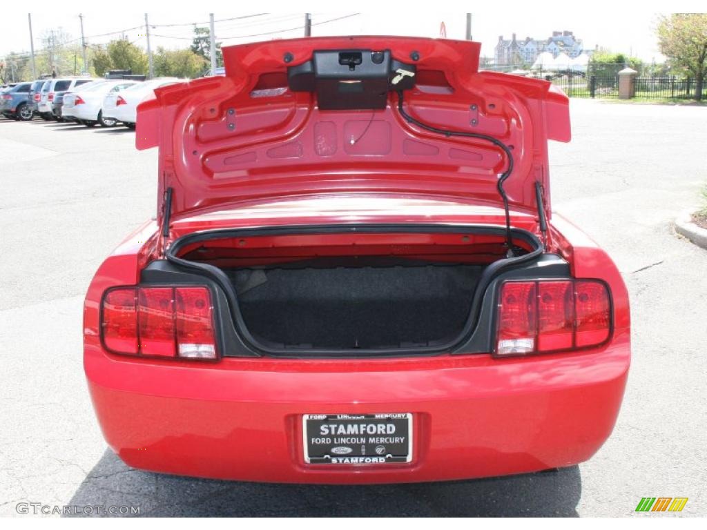 2007 Mustang V6 Premium Convertible - Torch Red / Medium Parchment photo #9
