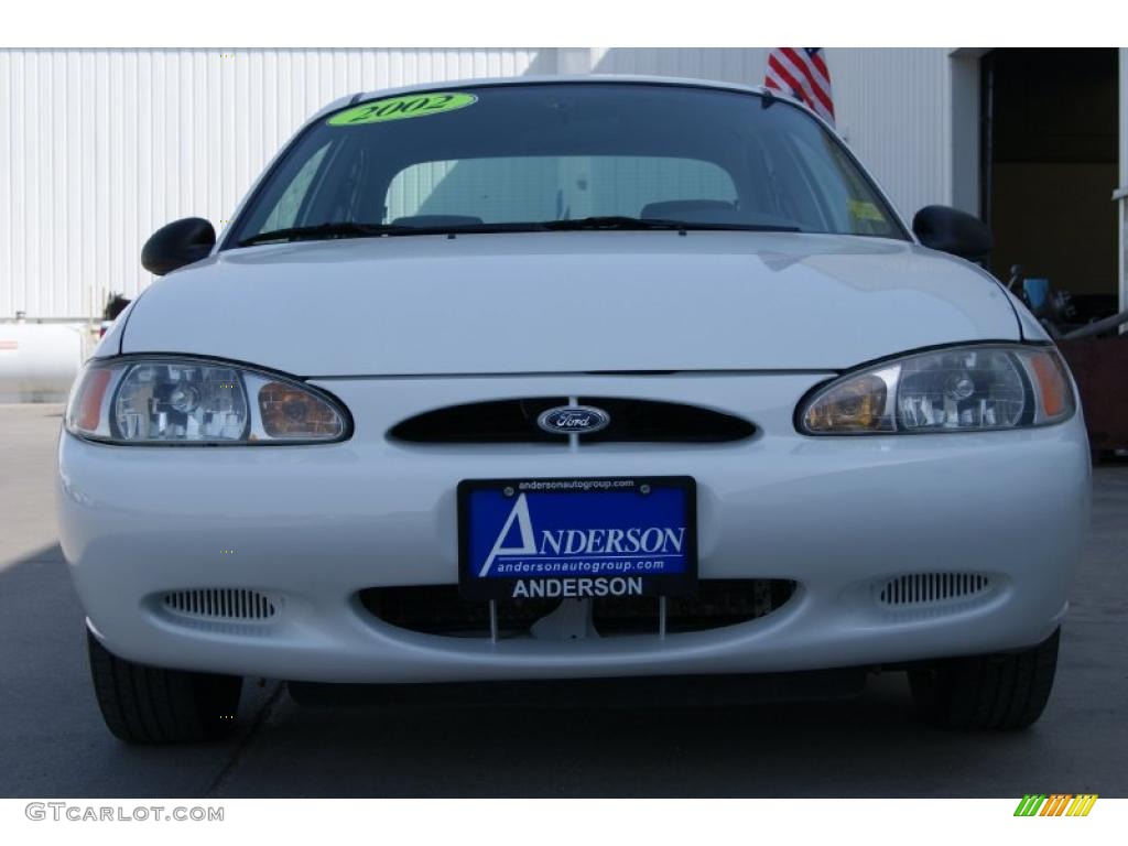 2002 Oxford White Ford Escort SE Sedan 28759482 Photo 2 GTCarLot