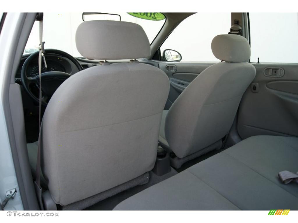 2002 Oxford White Ford Escort SE Sedan 28759482 Photo 17 GTCarLot