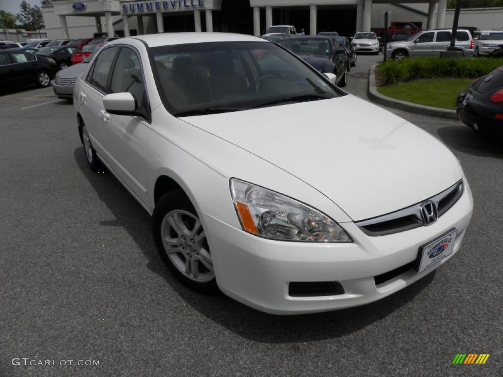 2007 Accord SE Sedan - Taffeta White / Ivory photo #1