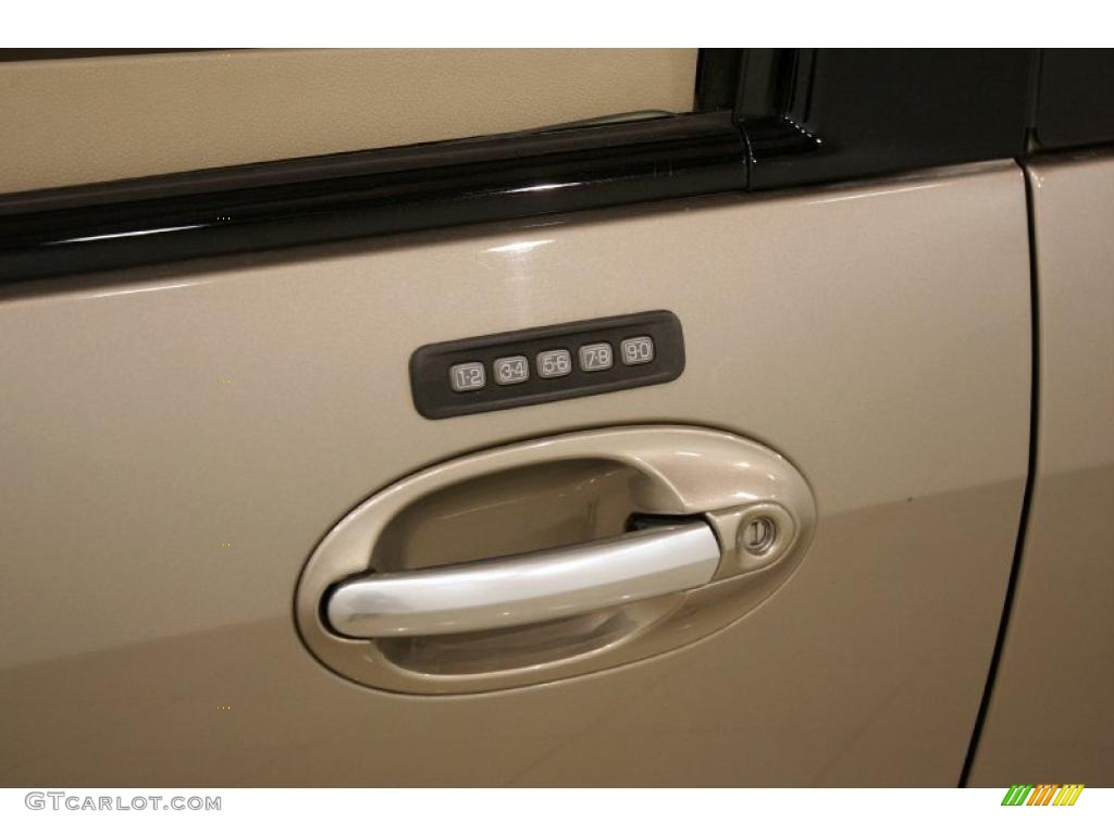 2004 Monterey Premier - Arizona Beige Metallic / Pebble photo #8