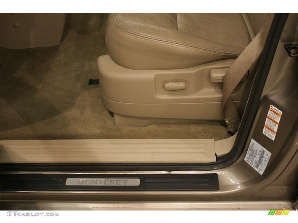 2004 Monterey Premier - Arizona Beige Metallic / Pebble photo #11