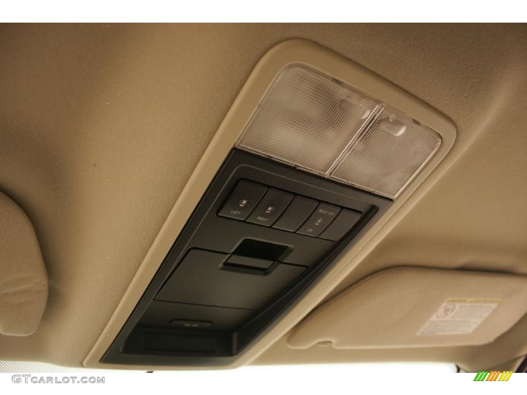 2004 Monterey Premier - Arizona Beige Metallic / Pebble photo #16