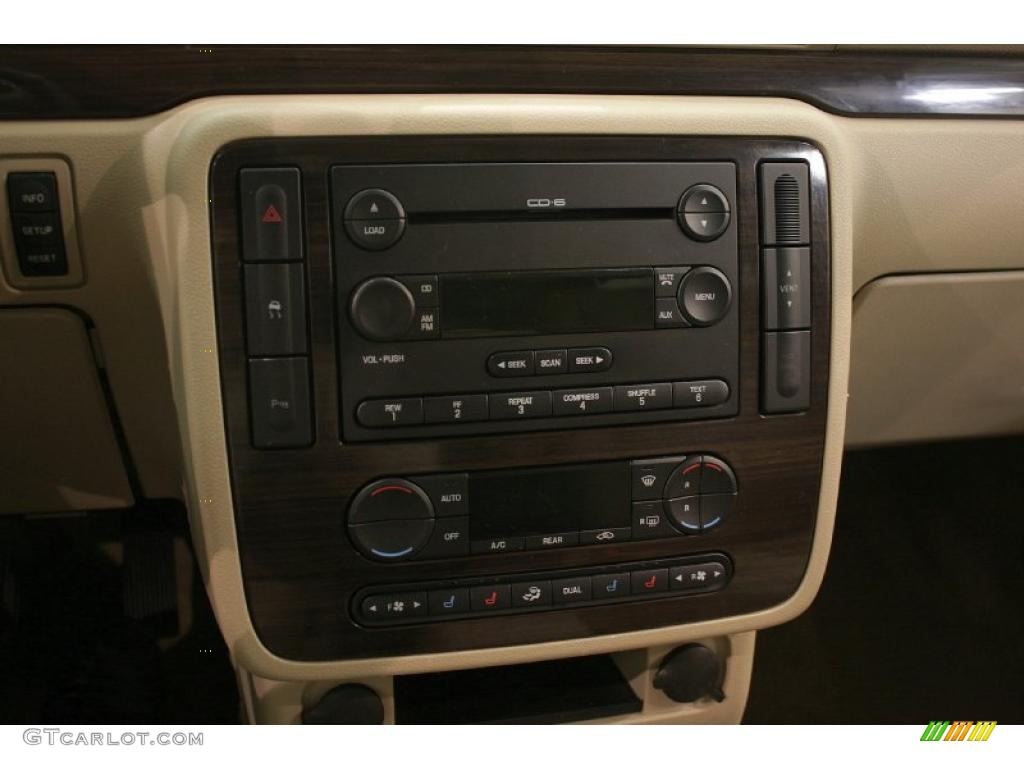 2004 Monterey Premier - Arizona Beige Metallic / Pebble photo #17