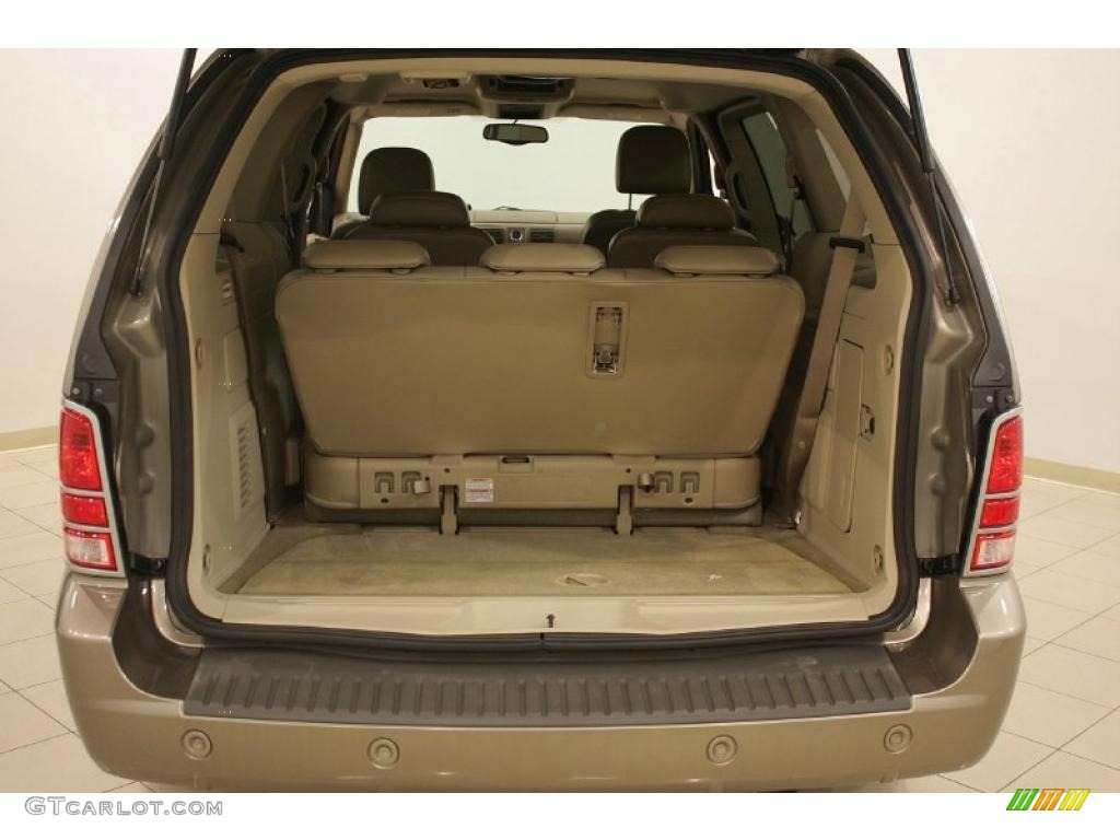 2004 Monterey Premier - Arizona Beige Metallic / Pebble photo #27