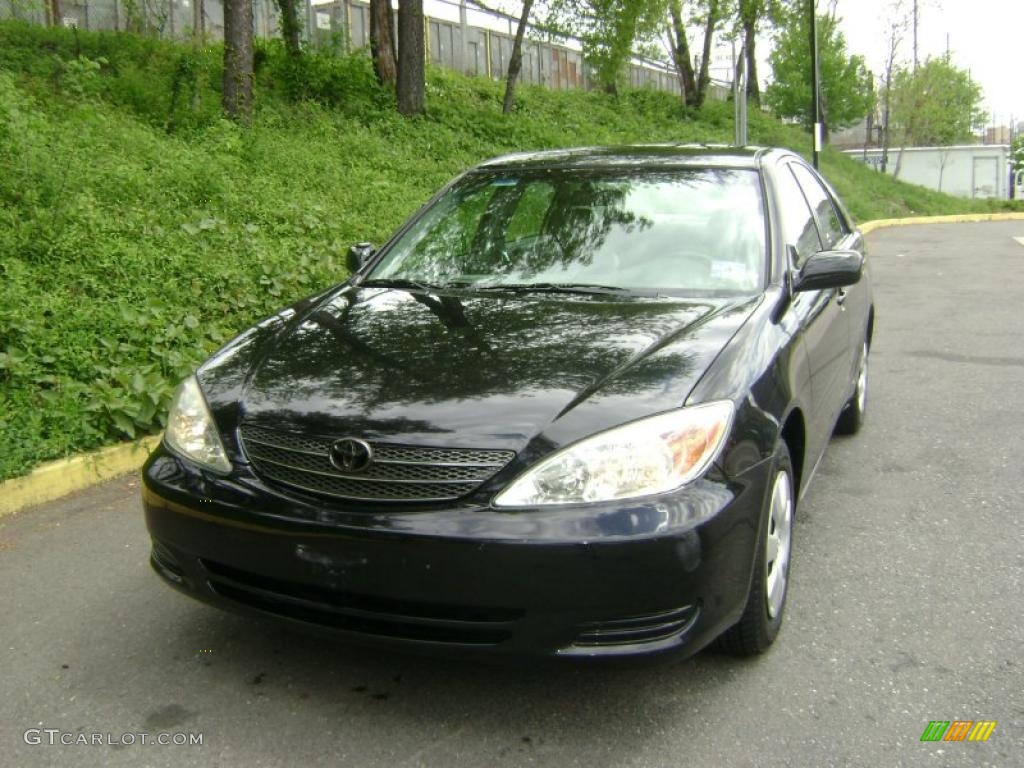 2002 Camry LE - Black / Dark Charcoal photo #14