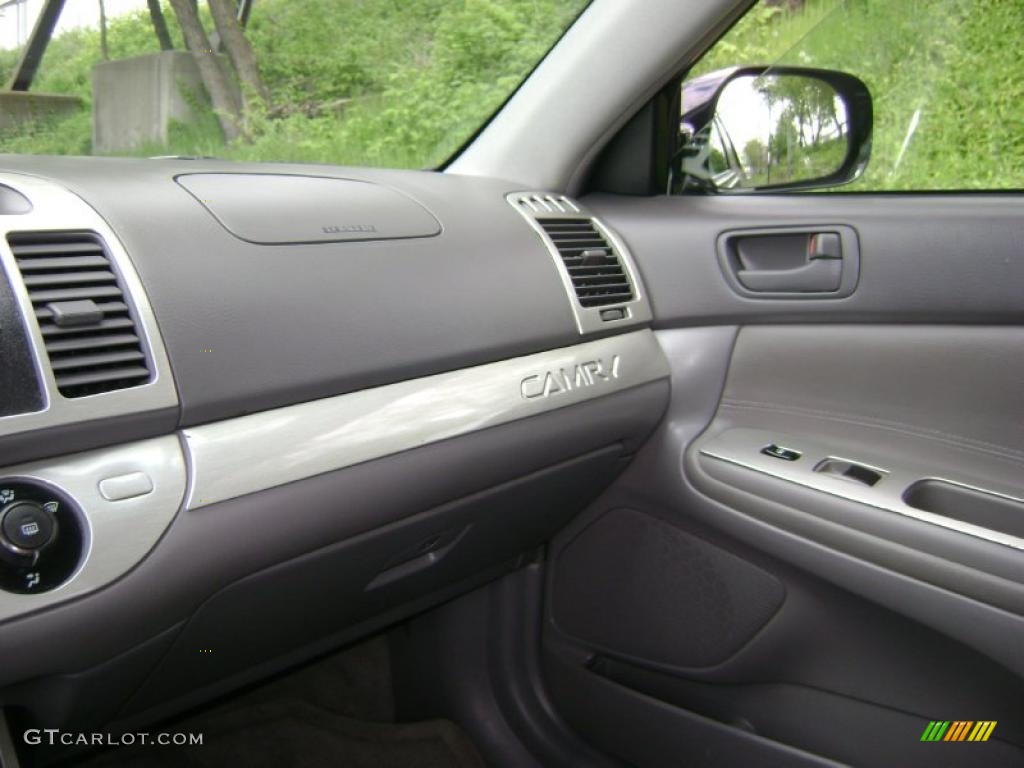 2002 Camry LE - Black / Dark Charcoal photo #15