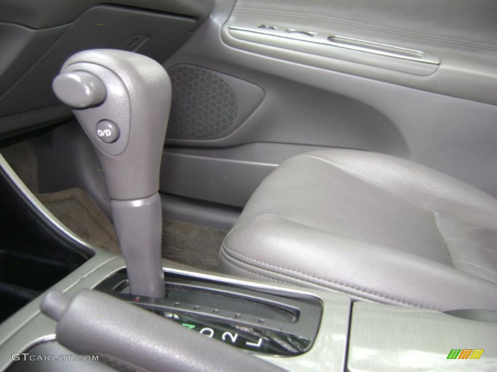 2002 Camry LE - Black / Dark Charcoal photo #18