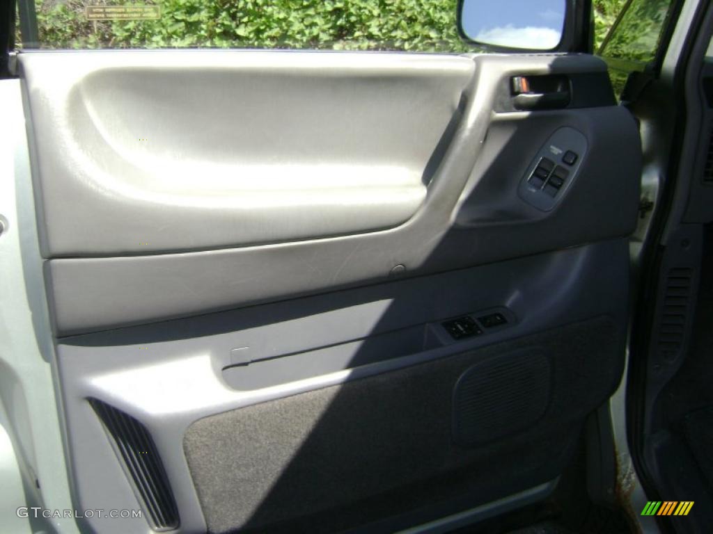 1992 Previa LE All Trac AWD - Silverleaf Metallic / Gray photo #11