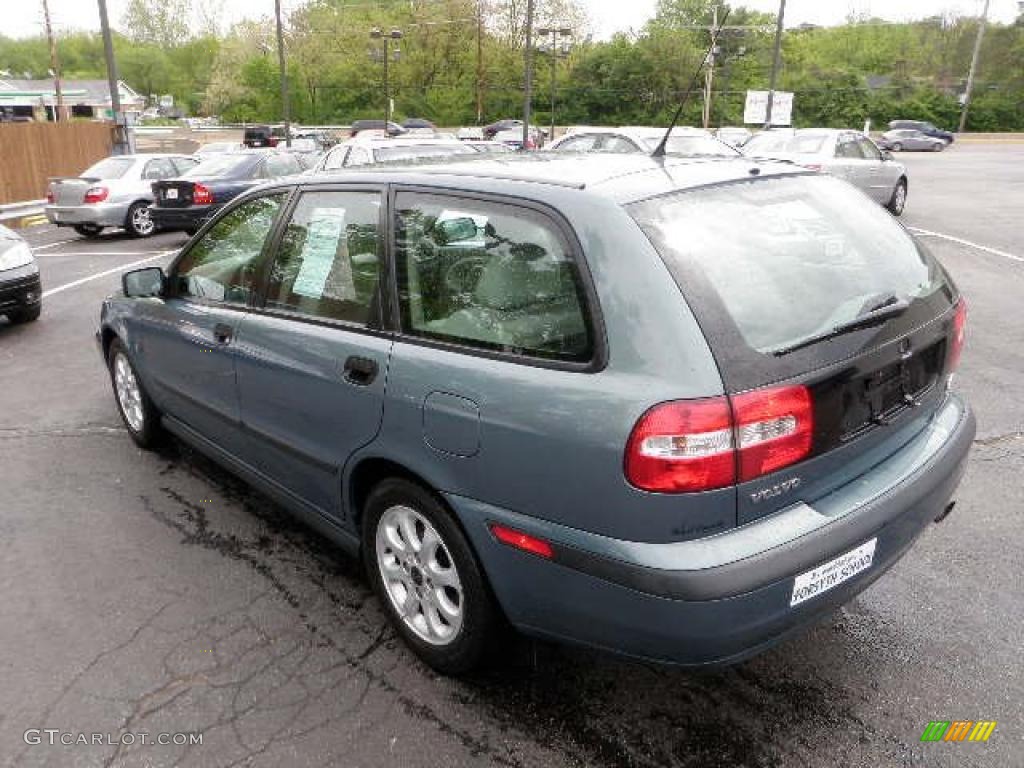 2002 V40  - Atlantic Blue Metallic / Taupe/Light Taupe photo #2