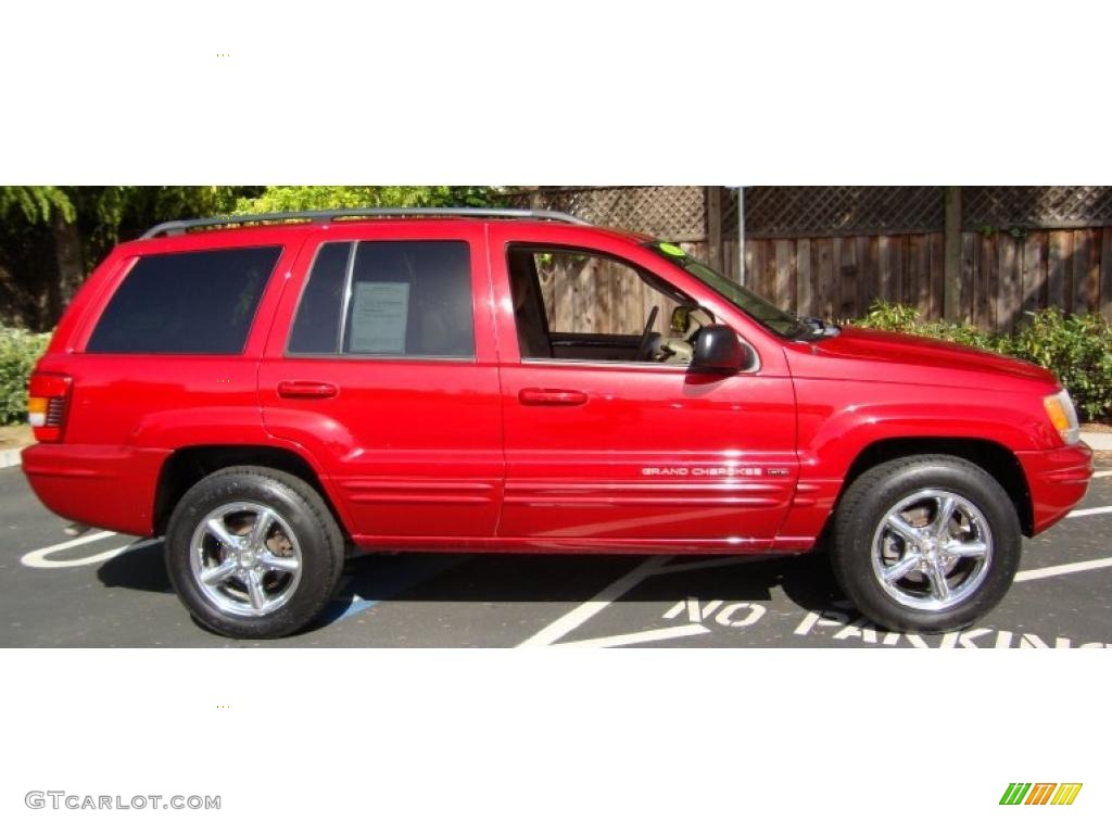 2002 Grand Cherokee Limited - Inferno Red Tinted Pearlcoat / Sandstone photo #2
