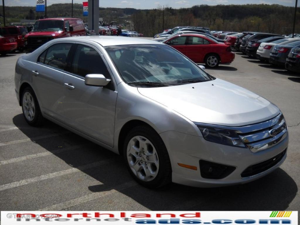 2010 Fusion SE - Brilliant Silver Metallic / Charcoal Black photo #4