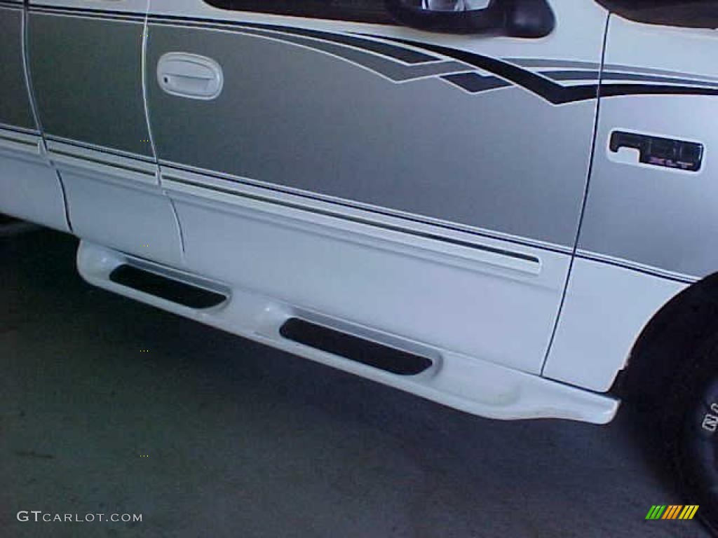 1997 F150 XLT Extended Cab - Oxford White / Medium Graphite photo #7