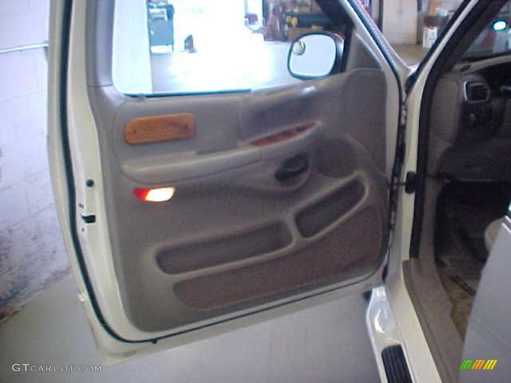 1997 F150 XLT Extended Cab - Oxford White / Medium Graphite photo #18