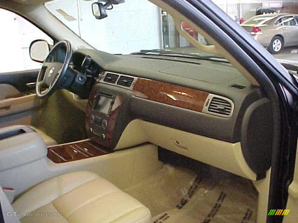 2007 Tahoe LTZ 4x4 - Black / Light Cashmere/Ebony photo #9