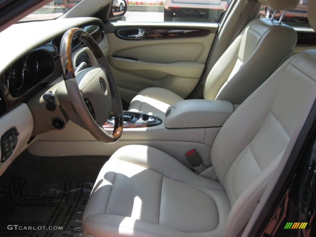 2004 XJ XJ8 - Jaguar Racing Green Metallic / Sand photo #9