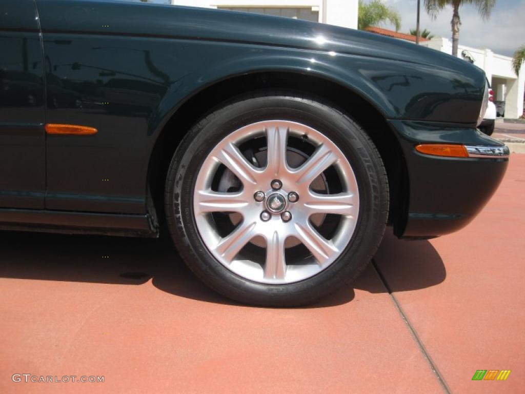 2004 XJ XJ8 - Jaguar Racing Green Metallic / Sand photo #15