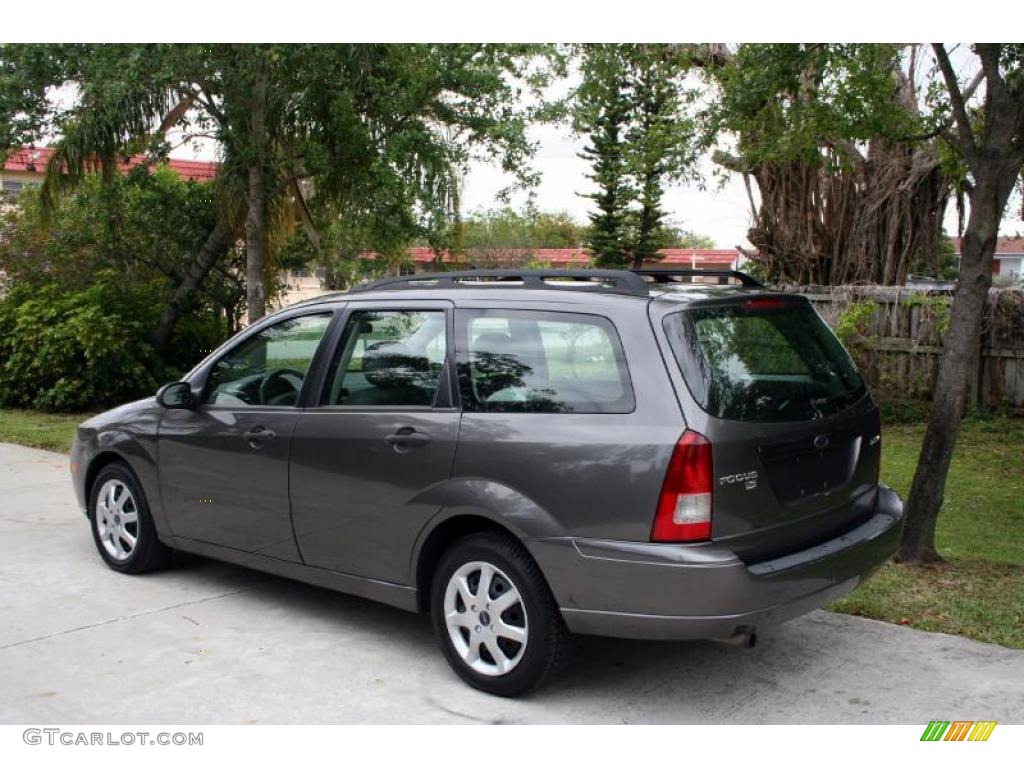 2005 Focus ZXW SE Wagon - Liquid Grey Metallic / Dark Flint/Light Flint photo #6