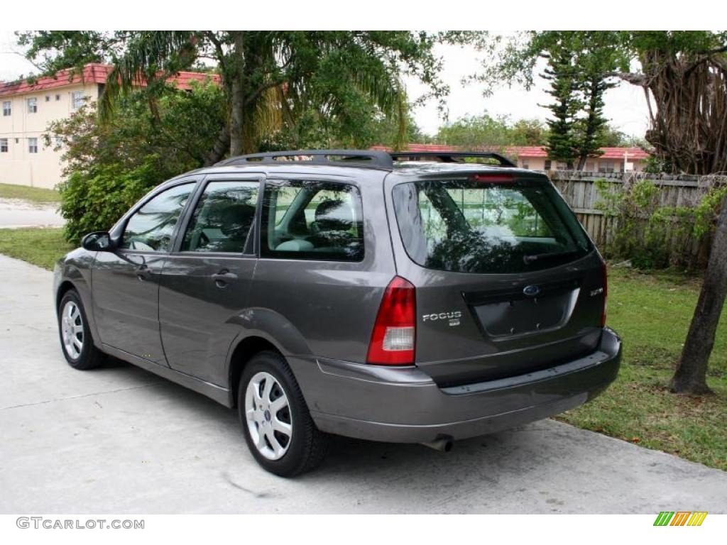 2005 Focus ZXW SE Wagon - Liquid Grey Metallic / Dark Flint/Light Flint photo #7