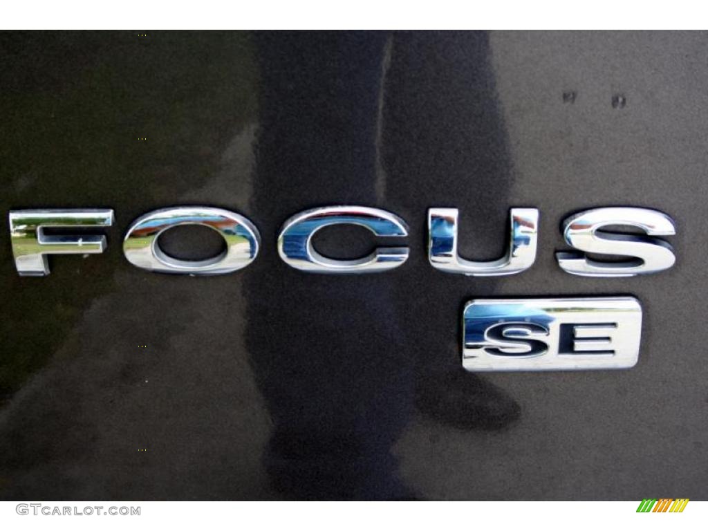2005 Focus ZXW SE Wagon - Liquid Grey Metallic / Dark Flint/Light Flint photo #55