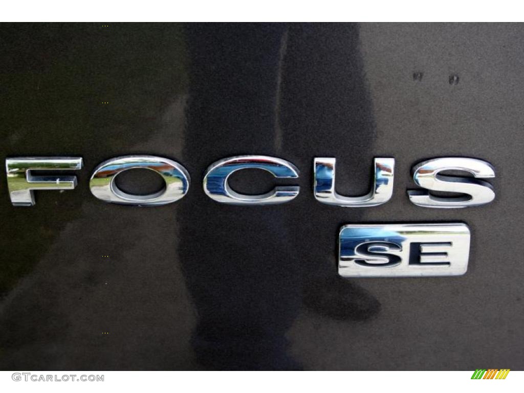 2005 Focus ZXW SE Wagon - Liquid Grey Metallic / Dark Flint/Light Flint photo #56