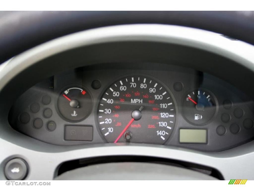 2005 Focus ZXW SE Wagon - Liquid Grey Metallic / Dark Flint/Light Flint photo #76