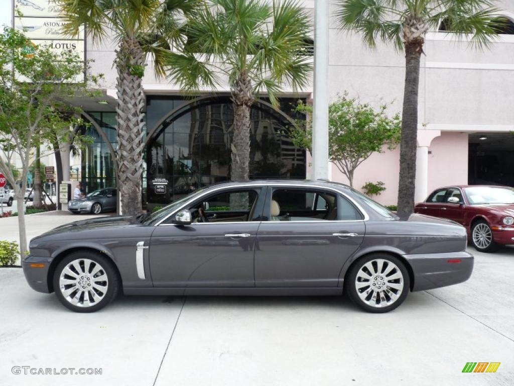 2008 XJ Vanden Plas - Pearl Grey Metallic / Champagne/Charcoal photo #3