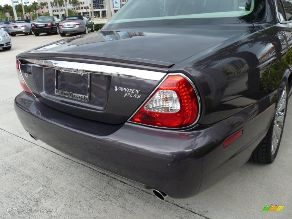 2008 XJ Vanden Plas - Pearl Grey Metallic / Champagne/Charcoal photo #7