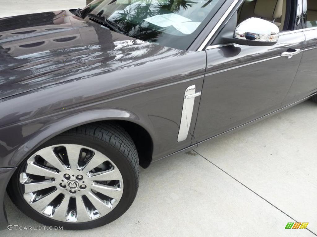 2008 XJ Vanden Plas - Pearl Grey Metallic / Champagne/Charcoal photo #14