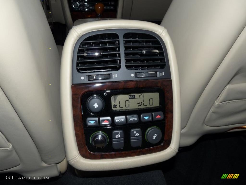 2008 XJ Vanden Plas - Pearl Grey Metallic / Champagne/Charcoal photo #28