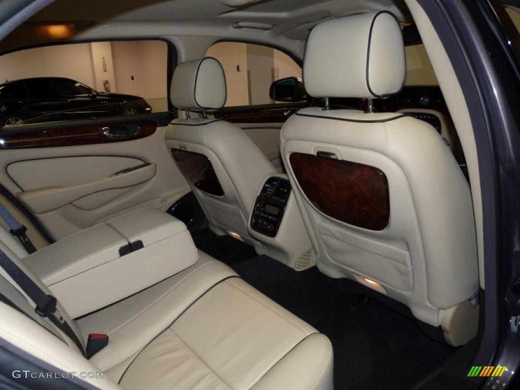2008 XJ Vanden Plas - Pearl Grey Metallic / Champagne/Charcoal photo #30