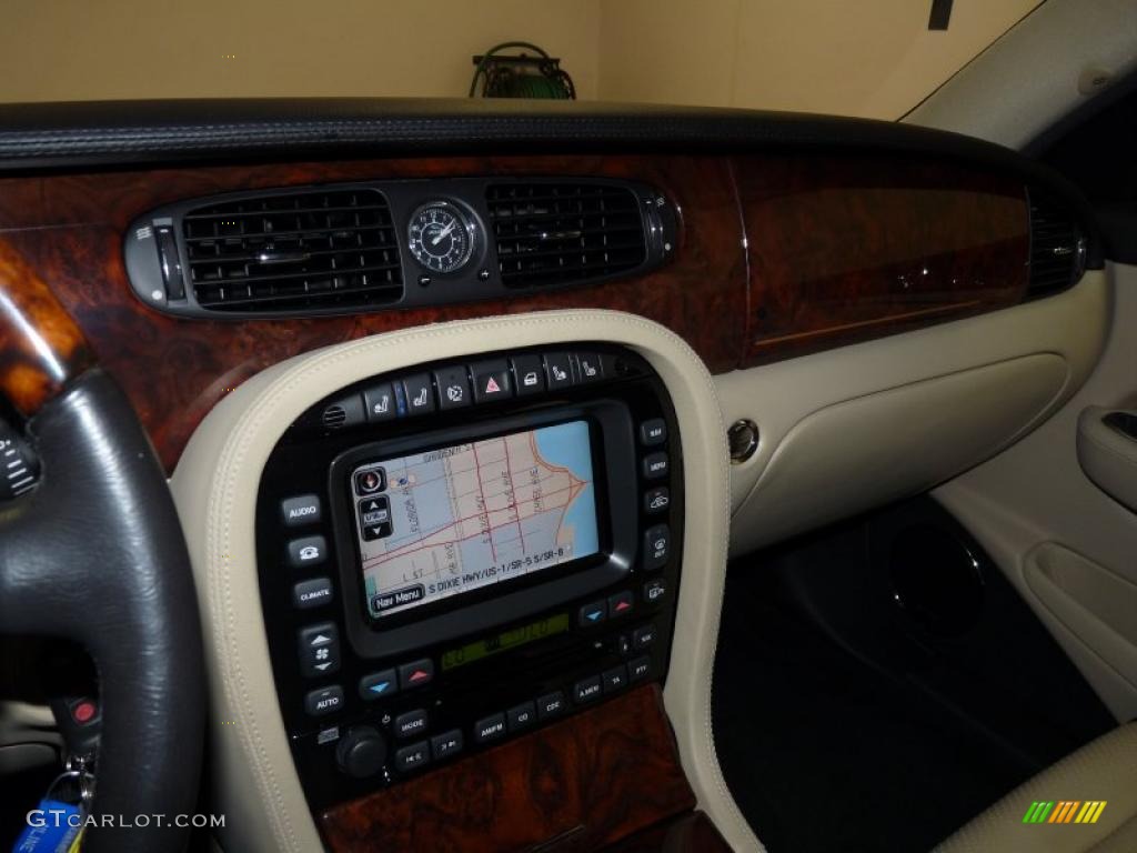 2008 XJ Vanden Plas - Pearl Grey Metallic / Champagne/Charcoal photo #40