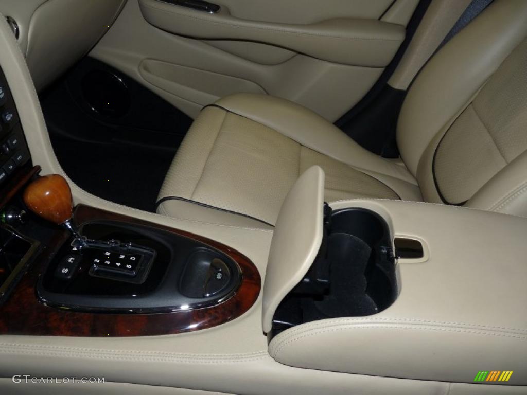 2008 XJ Vanden Plas - Pearl Grey Metallic / Champagne/Charcoal photo #42