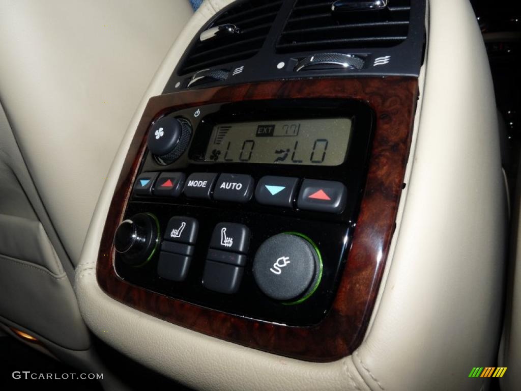2008 XJ Vanden Plas - Pearl Grey Metallic / Champagne/Charcoal photo #44