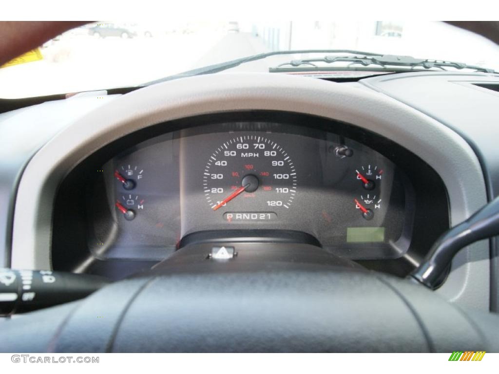 2005 F150 STX Regular Cab 4x4 - Bright Red / Medium Flint Grey photo #21