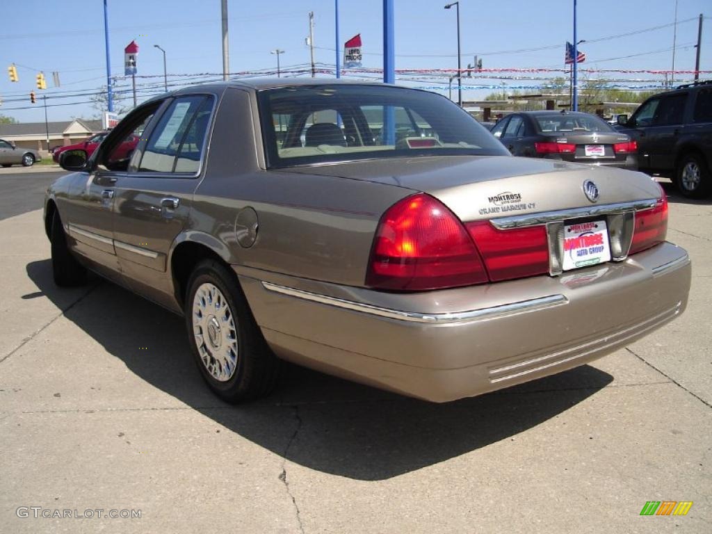 2004 Grand Marquis GS - Arizona Beige Metallic / Medium Parchment photo #3