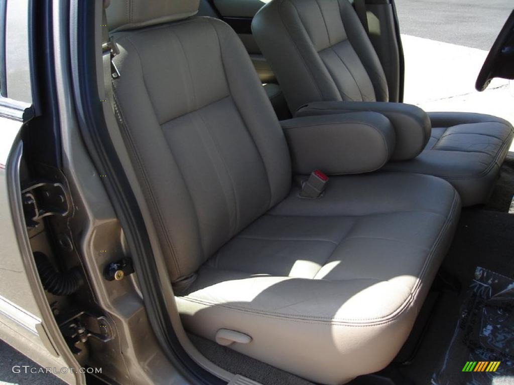 2004 Grand Marquis GS - Arizona Beige Metallic / Medium Parchment photo #13