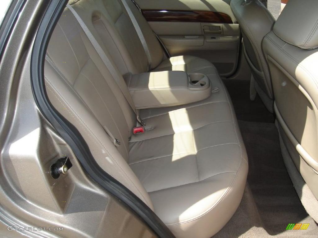 2004 Grand Marquis GS - Arizona Beige Metallic / Medium Parchment photo #14