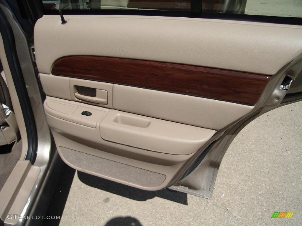 2004 Grand Marquis GS - Arizona Beige Metallic / Medium Parchment photo #17