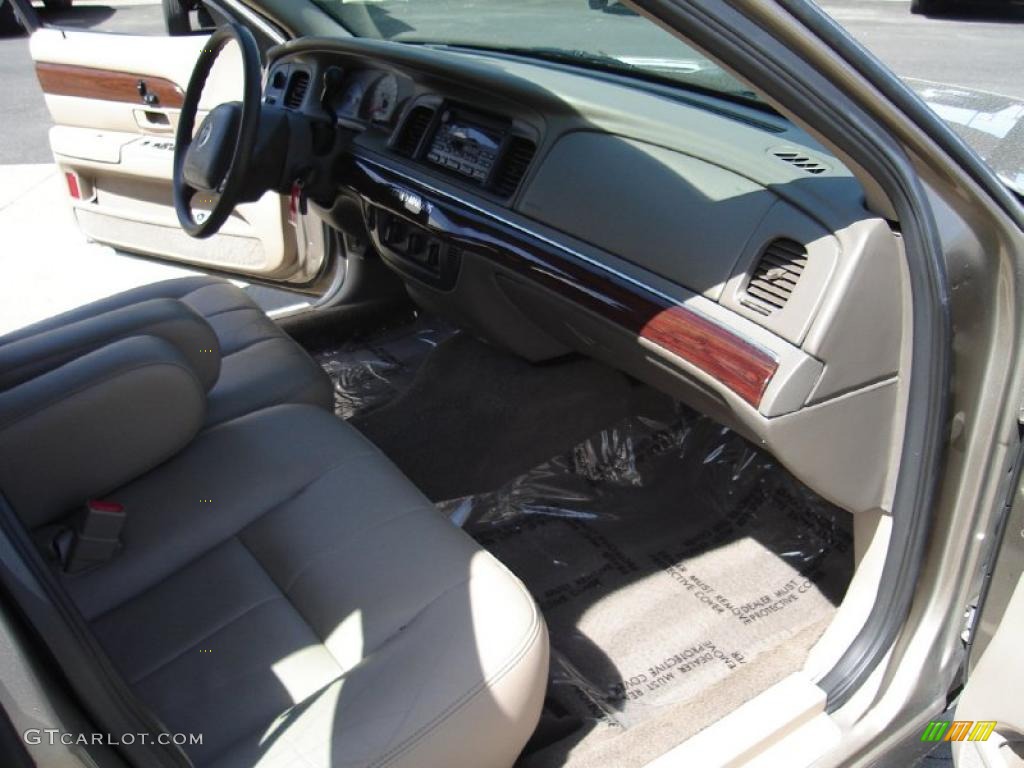 2004 Grand Marquis GS - Arizona Beige Metallic / Medium Parchment photo #19