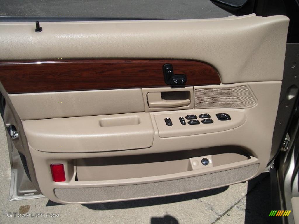 2004 Grand Marquis GS - Arizona Beige Metallic / Medium Parchment photo #21