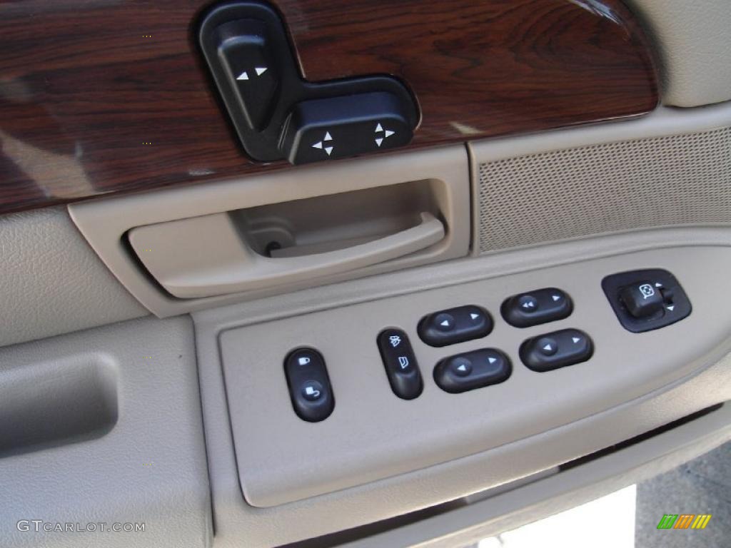 2004 Grand Marquis GS - Arizona Beige Metallic / Medium Parchment photo #22