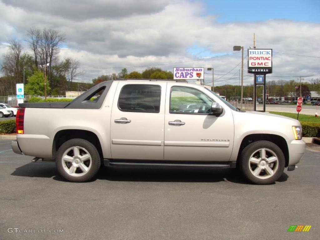 2007 Avalanche LT 4WD - Gold Mist Metallic / Ebony photo #8