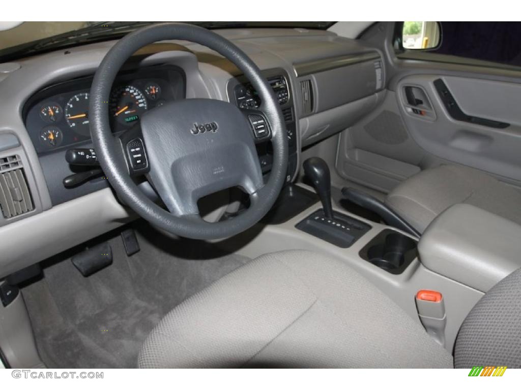 2004 Grand Cherokee Laredo - Bright Silver Metallic / Dark Slate Gray photo #6